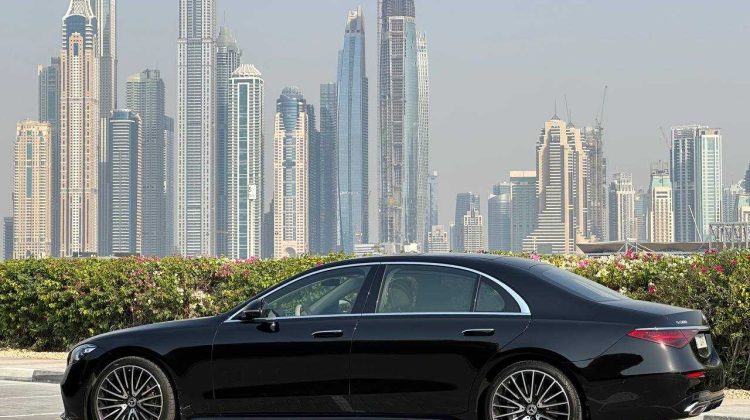 Che tipo di patente di guida è necessaria per noleggiare un'auto a Dubai? FISSMAN https://fissman.ru, [08.12.2023 18:30] I limiti di velocità sono rigorosamente applicati ed è vietato l'uso del telefono cellulare durante la guida.