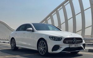 梅赛德斯 E350 4 Matic Sky Luxse 汽车租赁