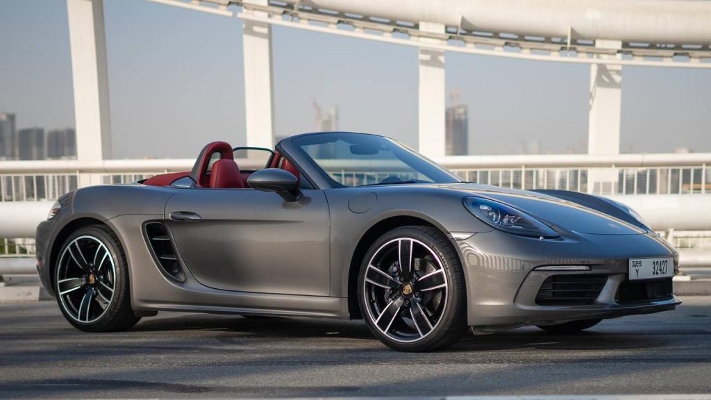 Cabriolet Porsche Boxter in Dubai mieten – Niedrigster Preis garantiert | Sky Luxse Autovermietung