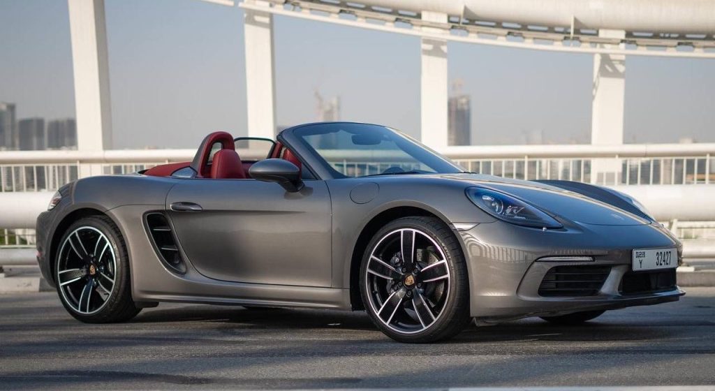 Rent Convertible Porsche 718 Boxster in Dubai