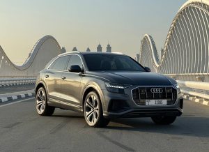 Кроссовер Audi Q8 в аренду в Дубае