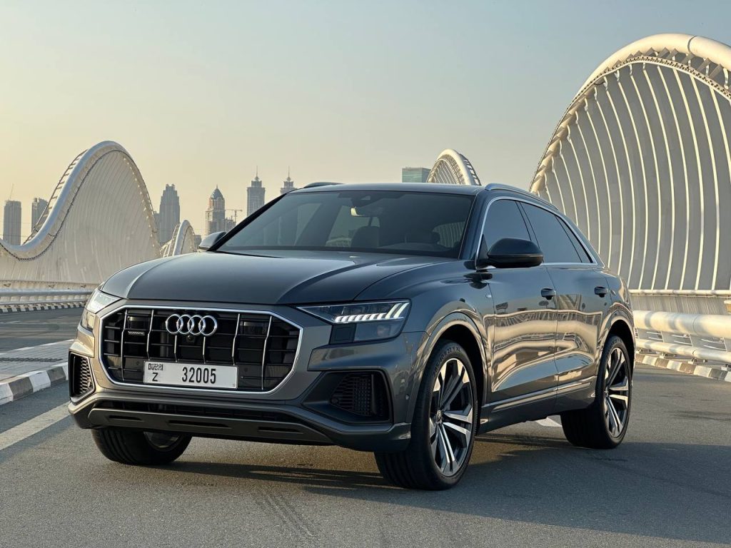 出租 Audi Q8 Dubai, UAE