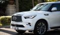 Weiße Infiniti QX 80 Mietwagen