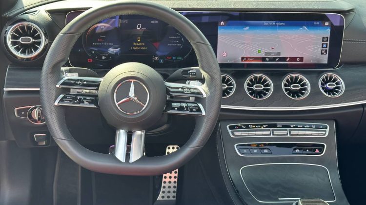 Mieten Sie ein Mercedes Benz E450 Cabriolet – Autovermietung