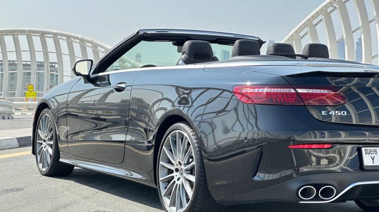 Mieten Sie ein Mercedes-Benz E450 Cabrio Dubai