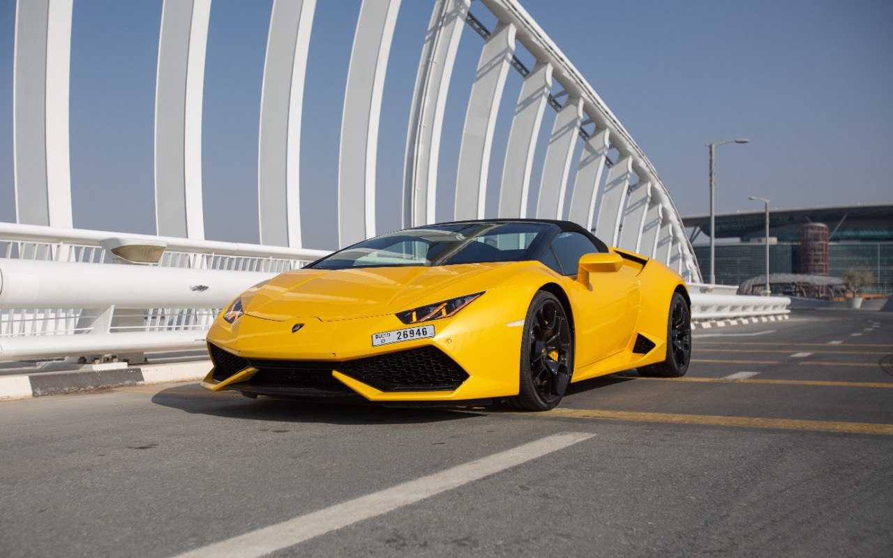 Автомобиль Lamborghini Huracan Spyder