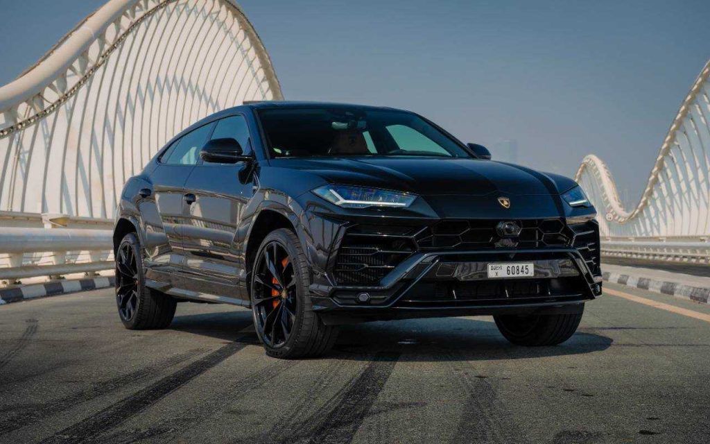 Прокат автомобилей Lamborghini Urus в Дубае