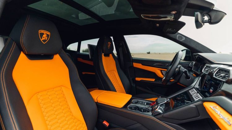 Rental Lamborghini Urus