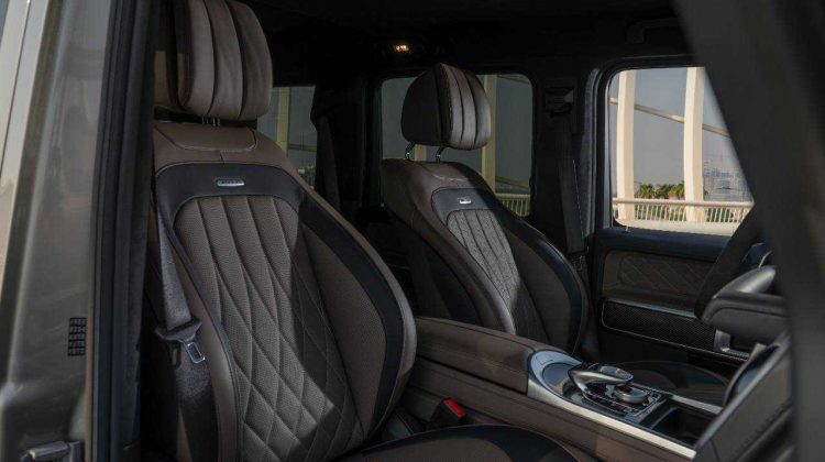 Mercedes G6305 Interior