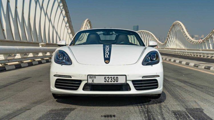 Rent Porsche Boxster 718