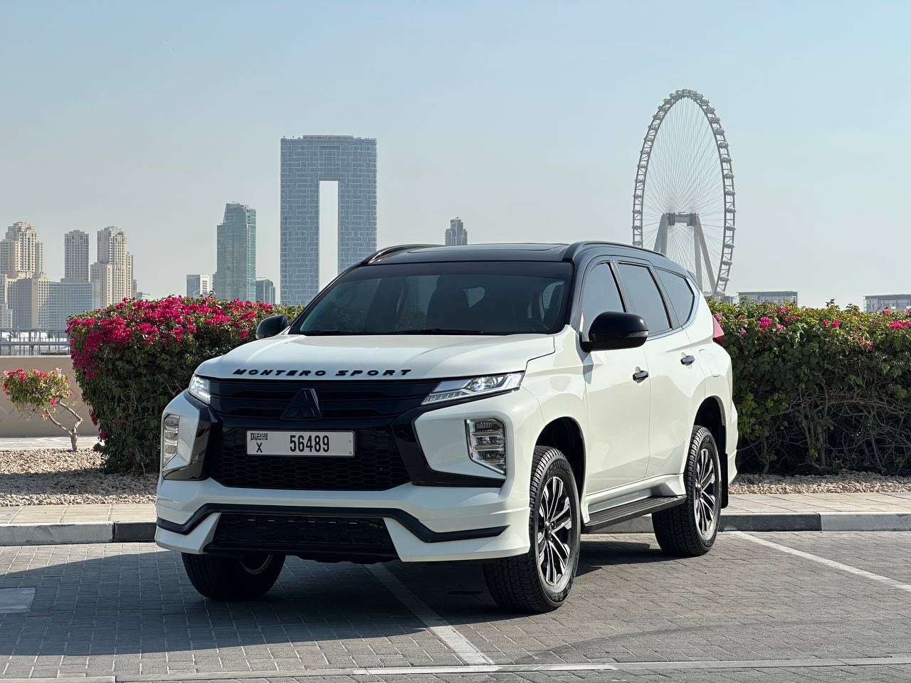 Mieten Sie Mitsubishi Montero in Dubai