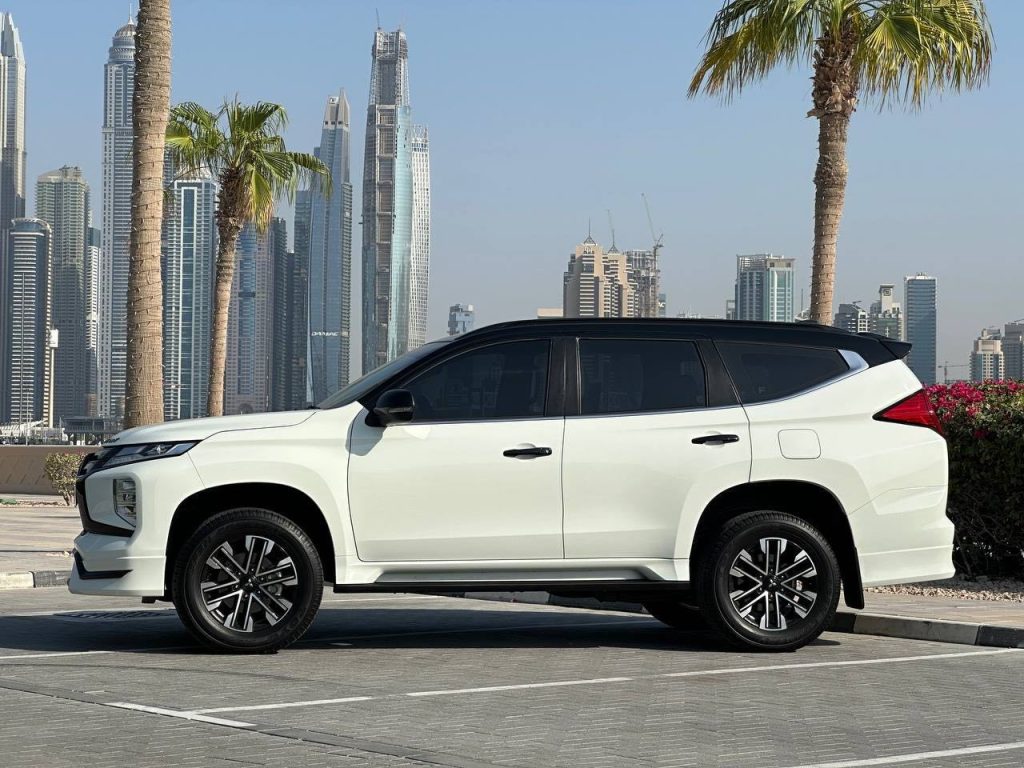 Mitsubishi Montero Autovermietung in Dubai