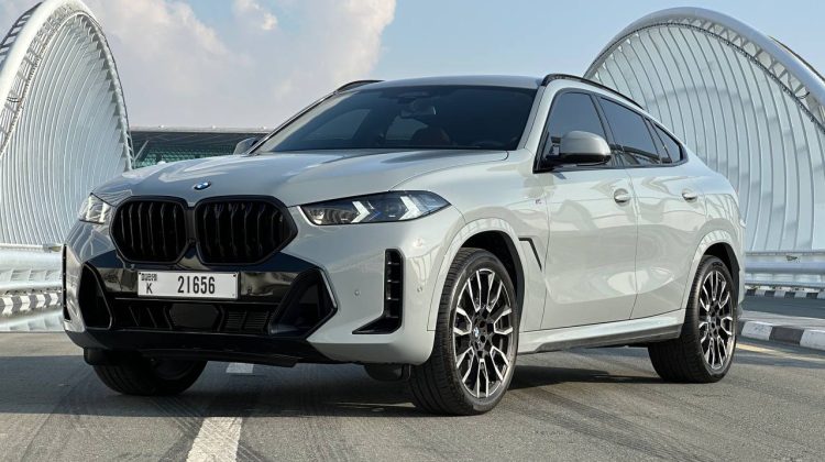 在迪拜租用 BMW X6 xDrive40i