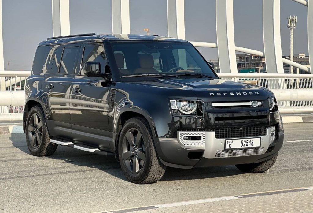 Mieten Sie Land Rover Defender in Dubai